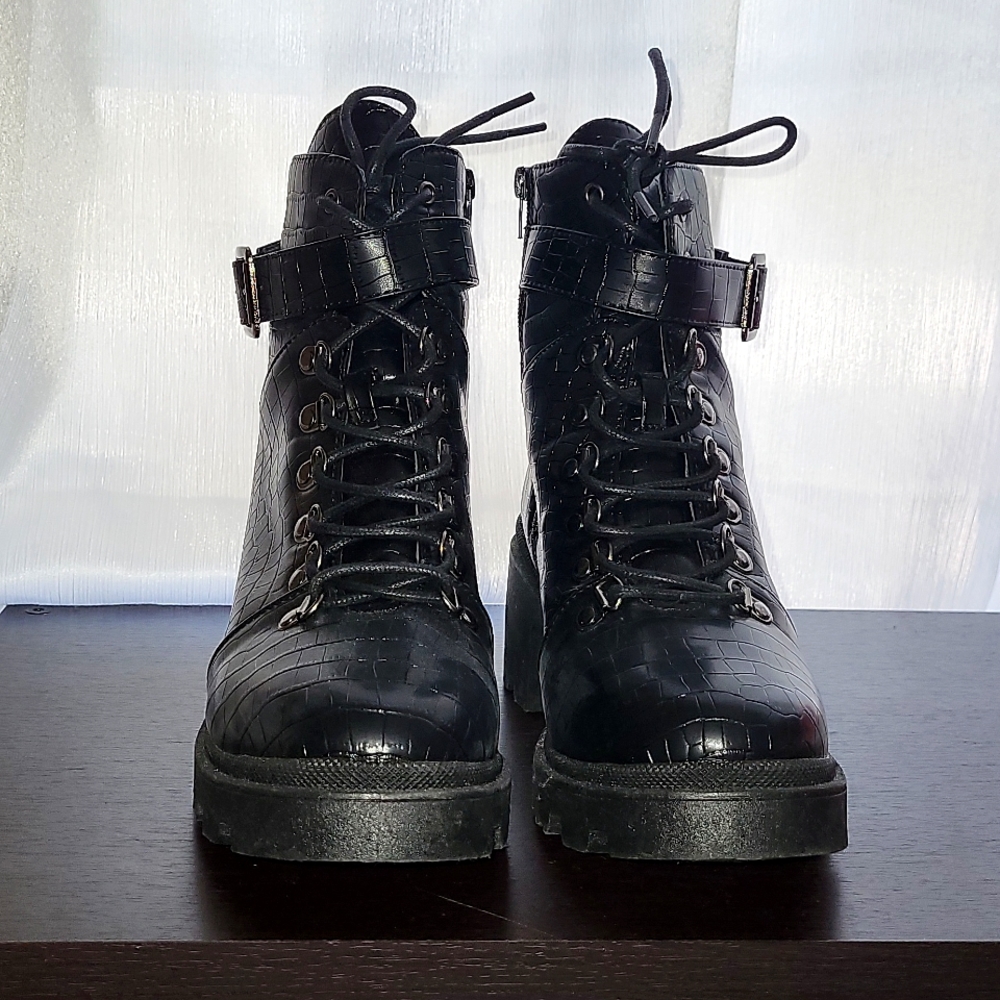 Sugar Frannie Combat Boots Size 9